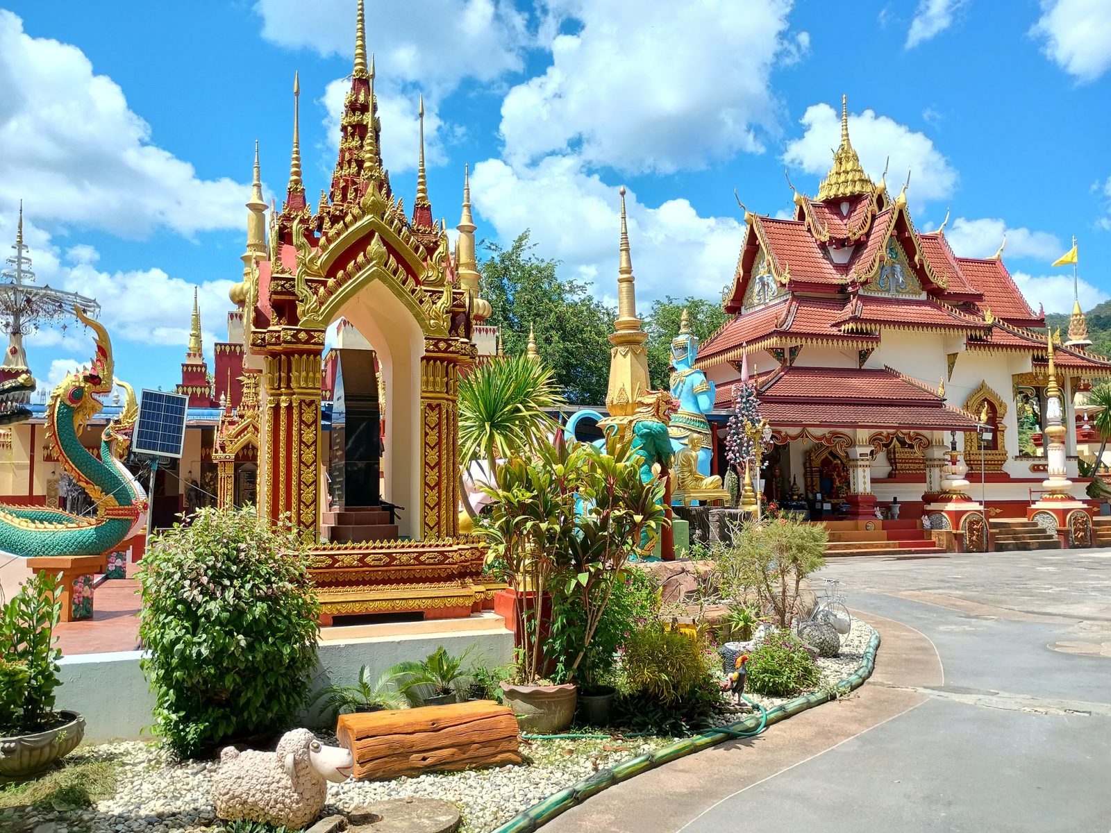 Wat Huay Sai Khao Nangphisuea
